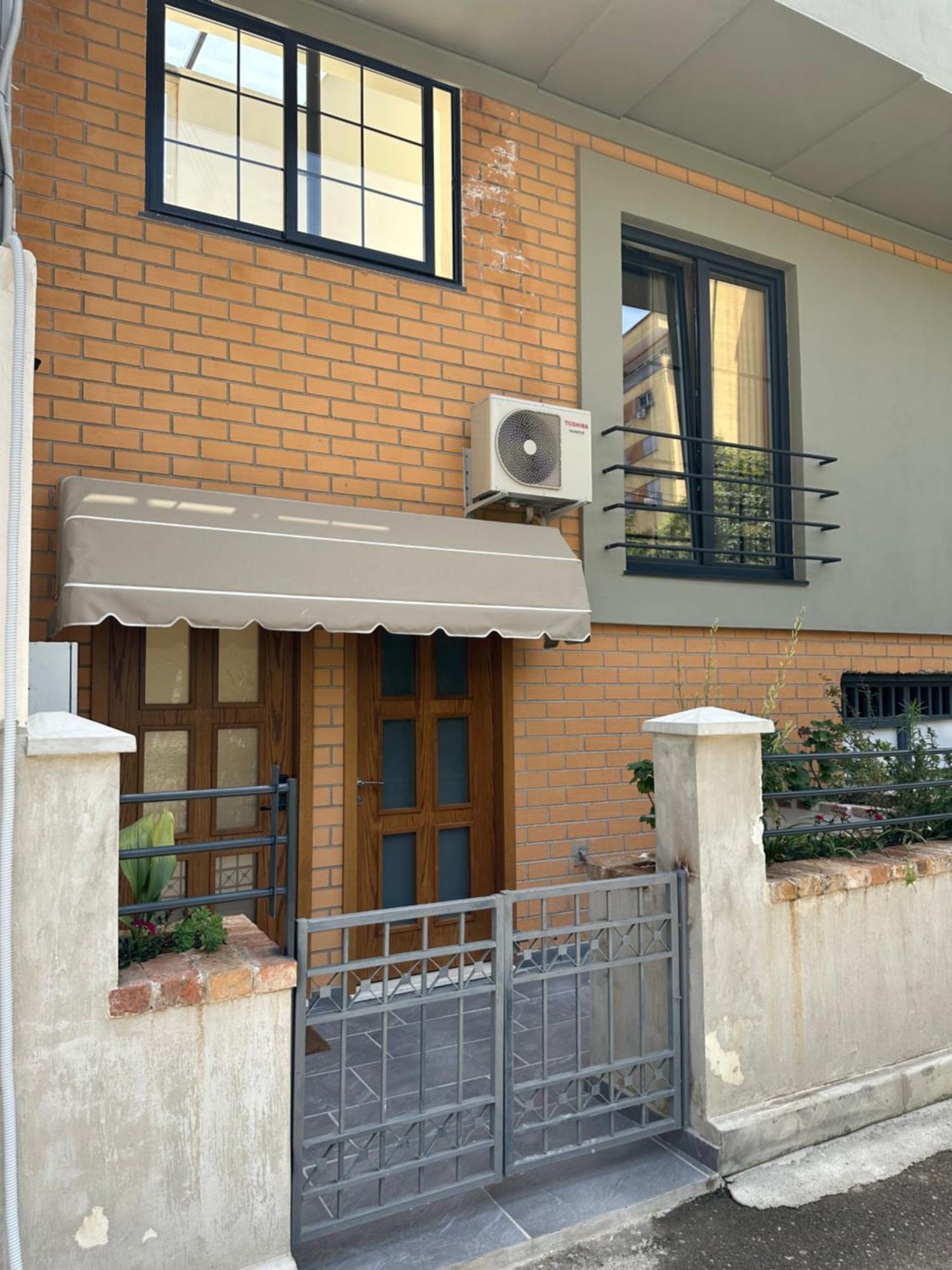 Central Comfort Suites Tirana Extérieur photo