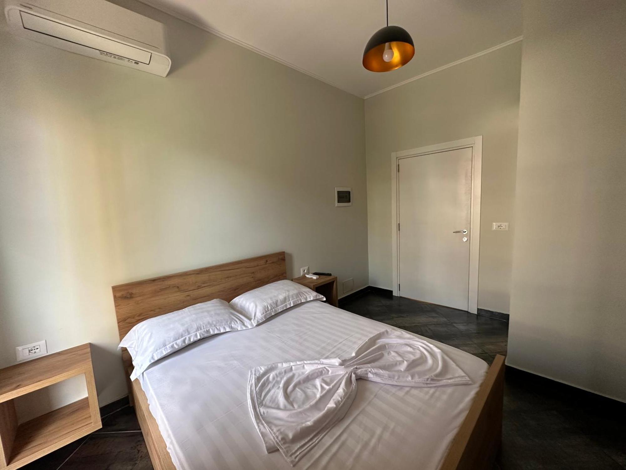 Central Comfort Suites Tirana Extérieur photo