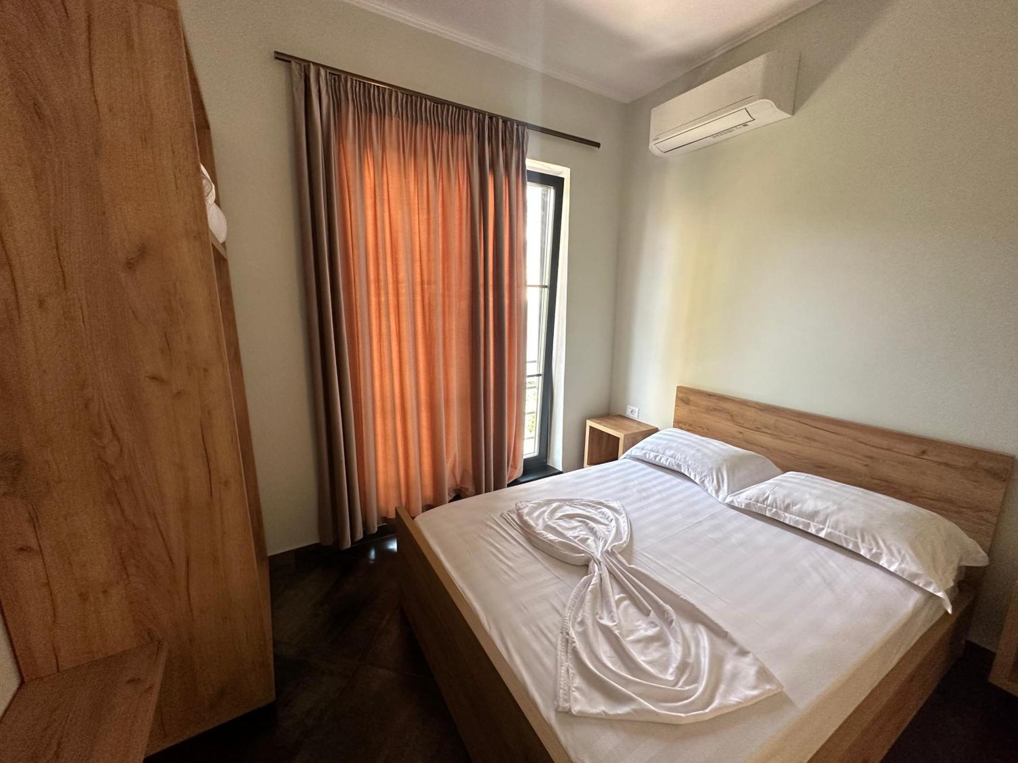 Central Comfort Suites Tirana Extérieur photo